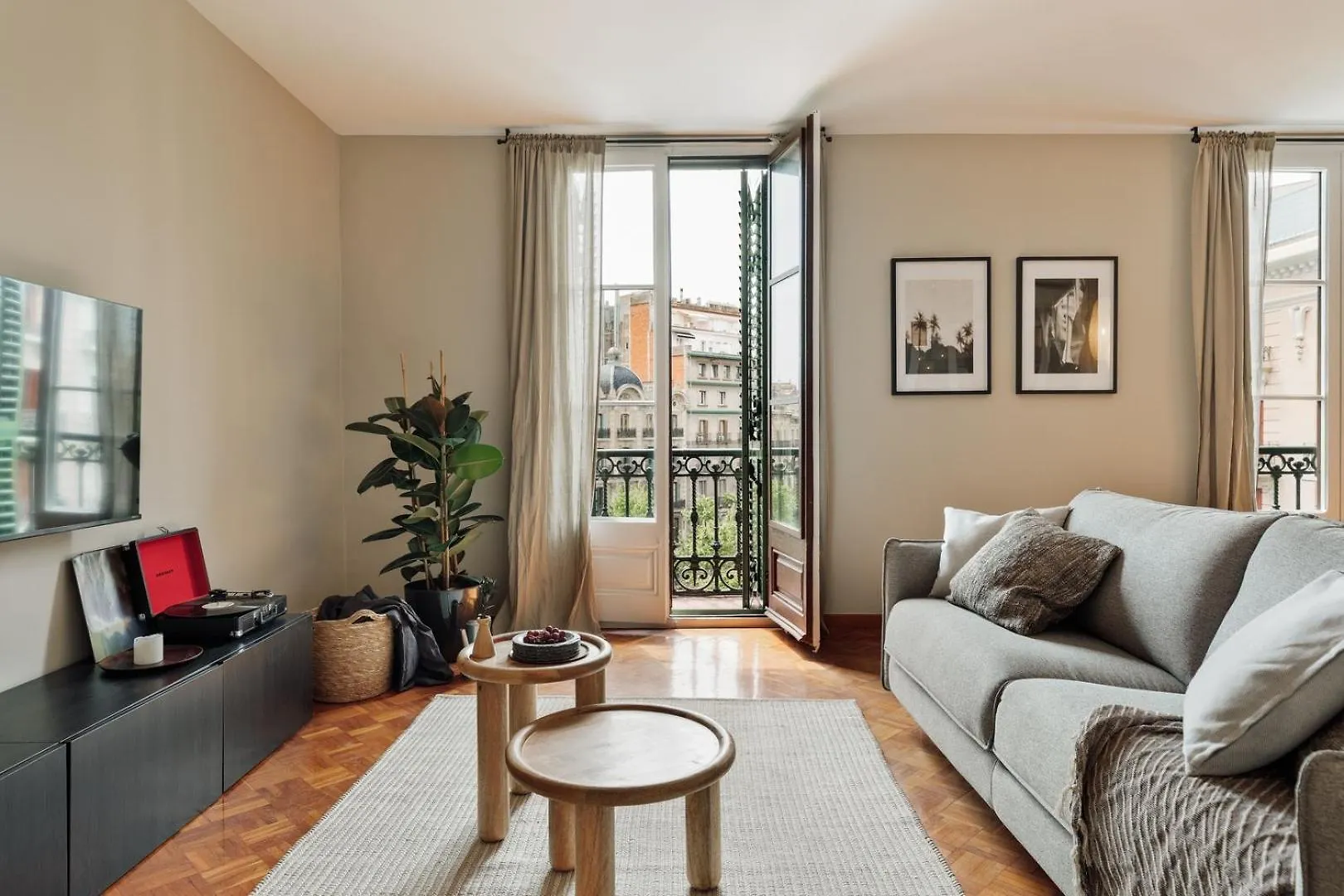 Nicoya - 3 Bedrooms And Balcony In Eixample Dreta Barcelona 0*,