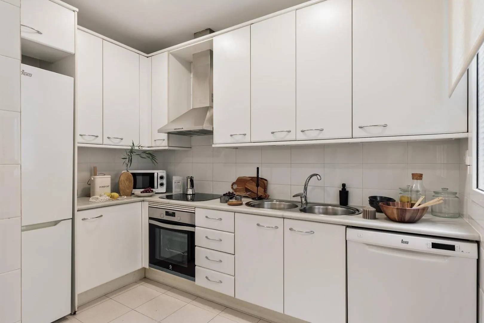 Apartment Nicoya - 3 Bedrooms And Balcony In Eixample Dreta Barcelona